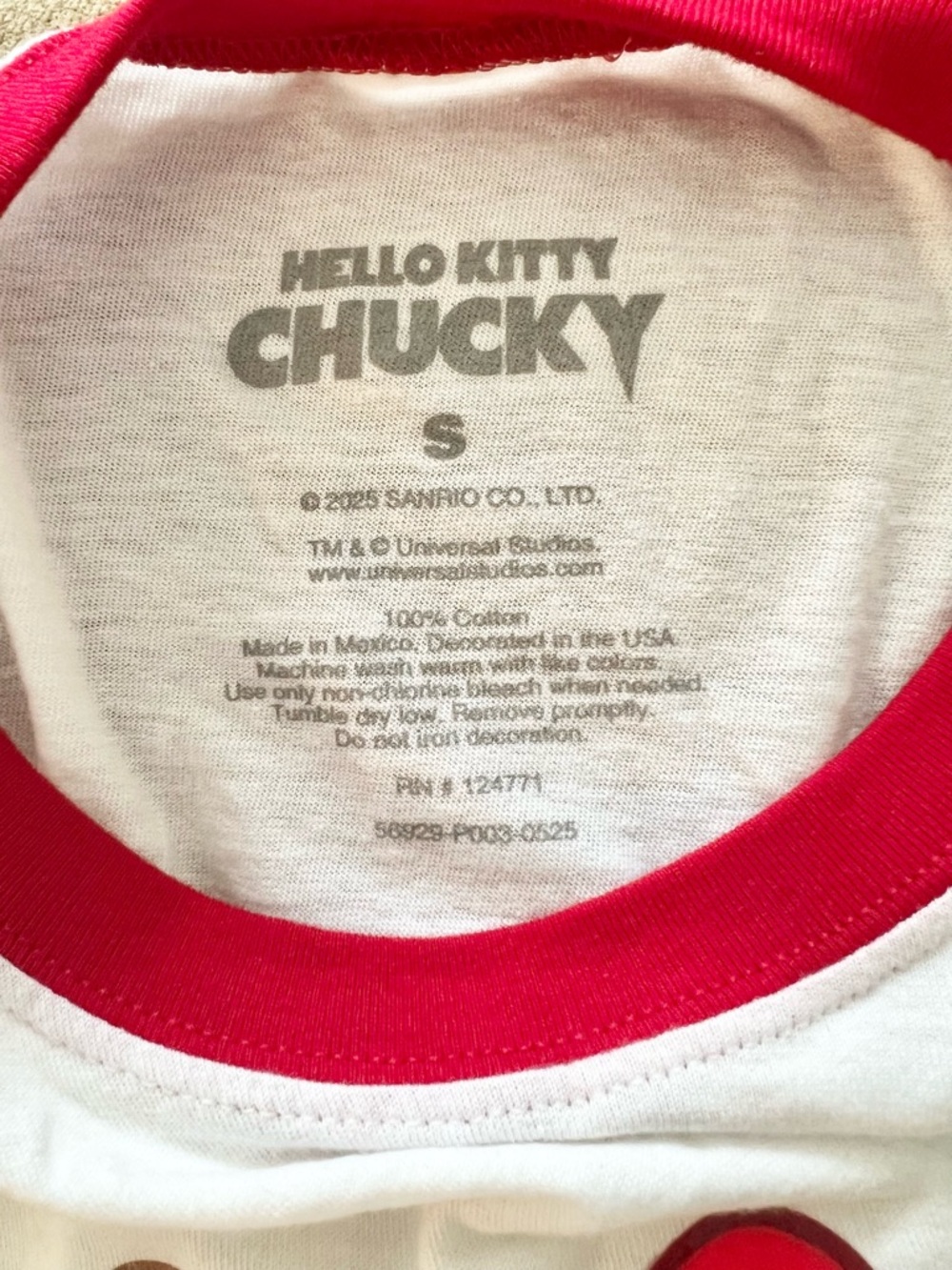 NWT Universal Studios Exclusive Hello Kitty Chucky Ringer Shirt Top Size Small - Picture 6 of 7